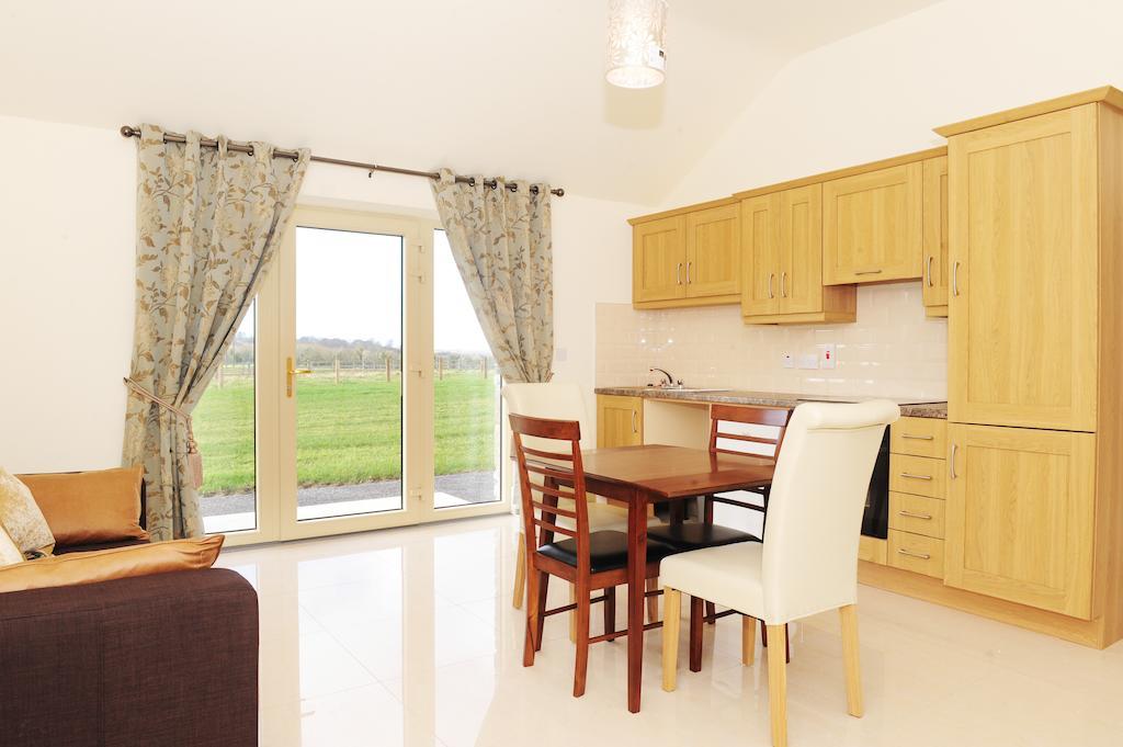 Sheephouse Country Courtyard Guest House Donore  Bilik gambar